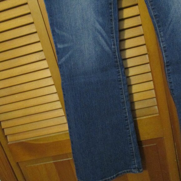 Levi's Jeans Signature Modern Boot Cut blue jeans with stretch, mid rise size 12 - Picture 6 of 9